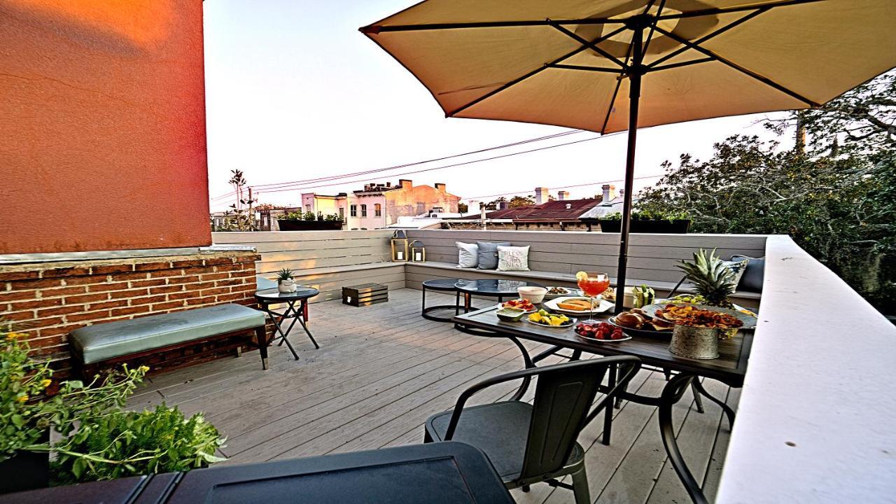 Sprawling Penthouse With Rooftop Deck Blocks From The River Savannah Eksteriør billede